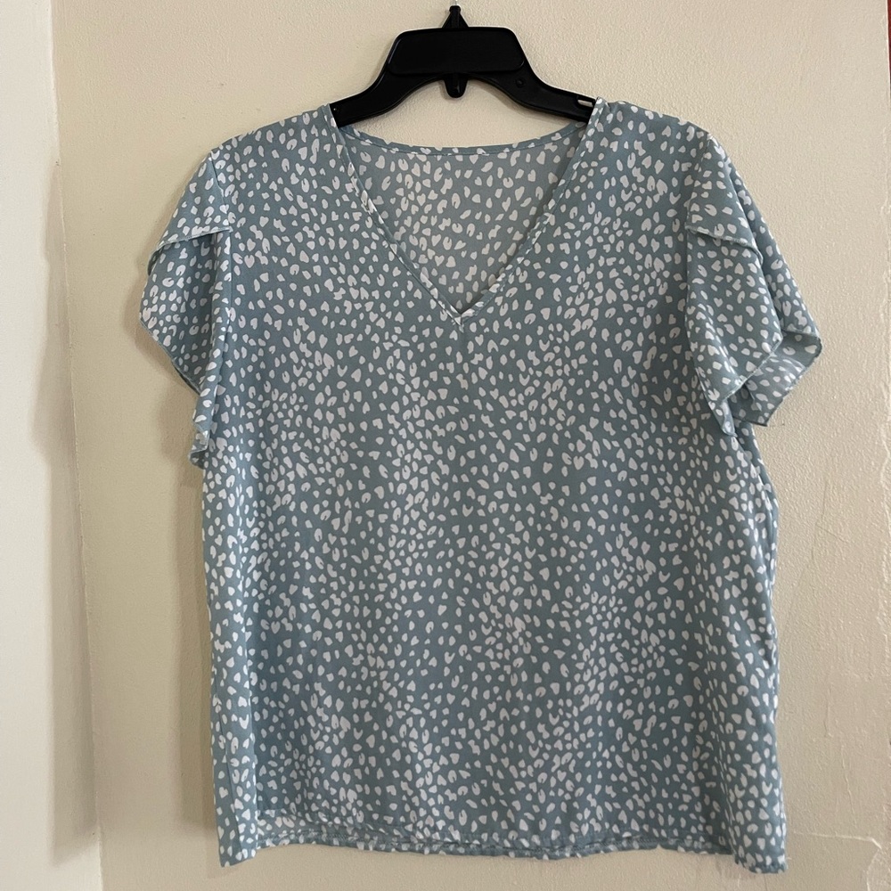 SHEIN Blue and White Boxy Blouse with Relaxed Fit